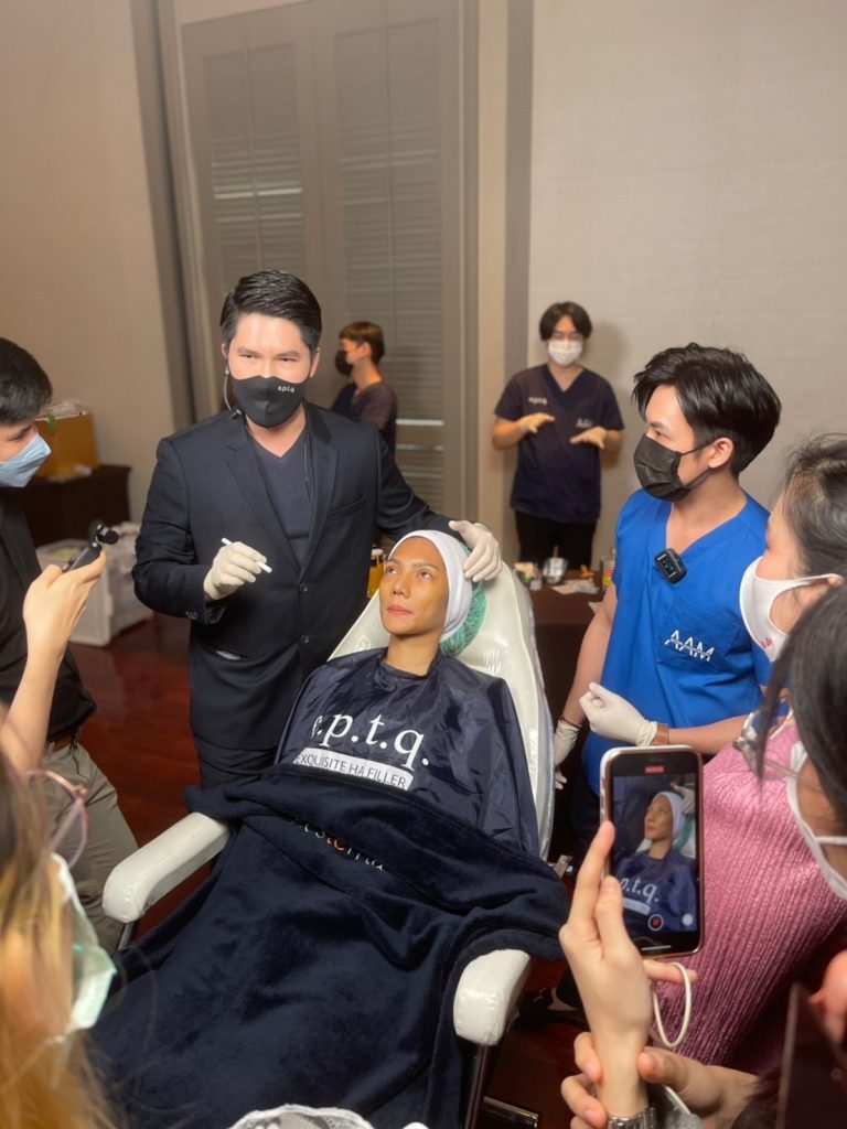 คุณหมอนุ แพทย์ประจำ Attitude Clinic ของเรา ร่วมเป็น Co-Trainer บรรยายและสอนเทคนิคการฉีดฟิลเลอร์ในงาน 5th AAM Master Class: Lecture and Hands-on Workshop ฟิลเลอร์ e.p.t.q.