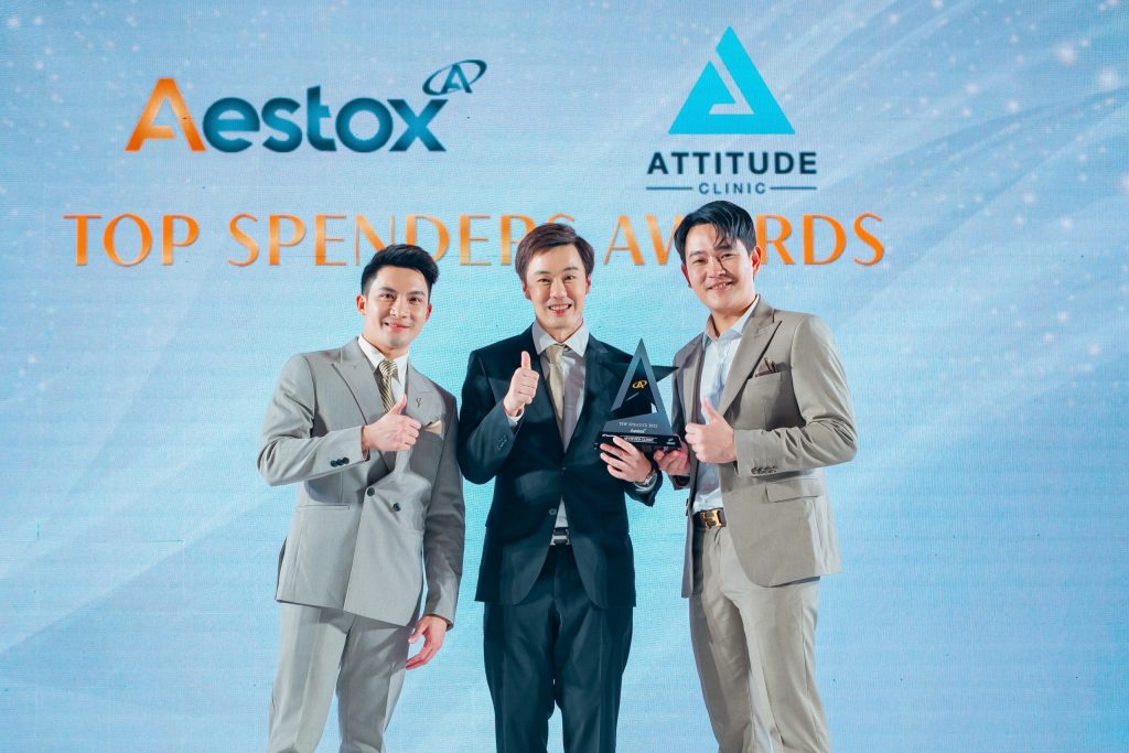 Attitude Clinic ได้รับรางวัล Top Spender Awards 2022 คลินิกที่มียอดใช้โบท็อกซ์ Aestox สูงสุดติด Top 20 ประเทศไทย และสูงสุดอันดับ 1 ภาคเหนือ เป็นคลินิกเดียวในภาคเหนือที่ได้รับรางวัลนี้อีกด้วย