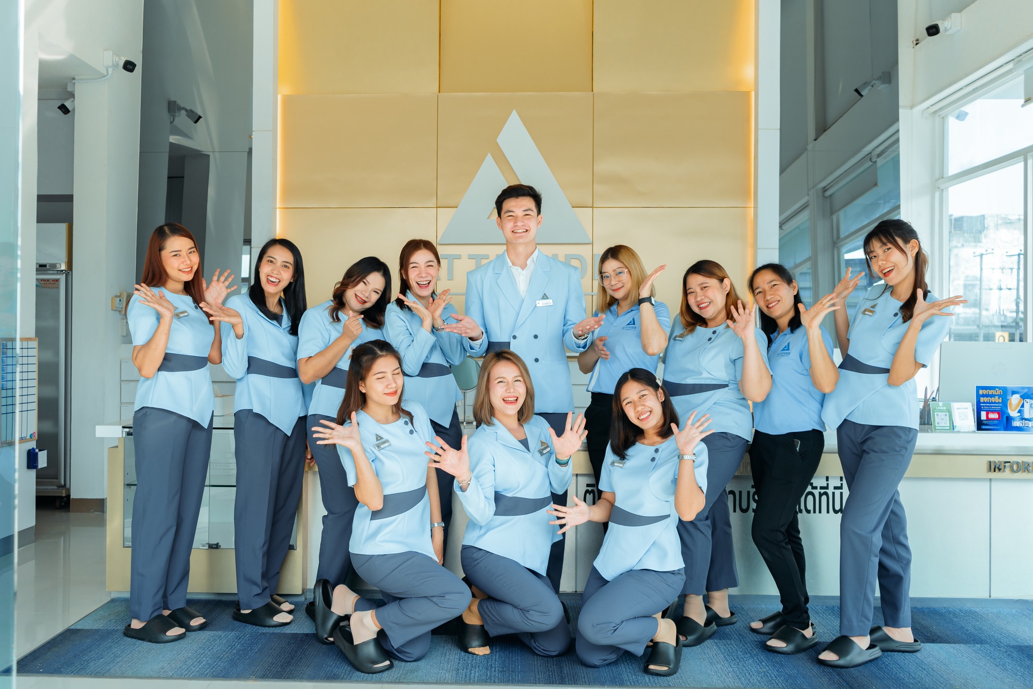 ภาพบรรยากาศเปิดสาขาที่ 6 Attitude Clinic สาขาแม่สาย วันที่ 9 พฤศจิกายน 2566 ที่ผ่านมา พร้อมเปิดให้บริการพ่อแม่พี่น้องชาวแม่สายแล้ว 