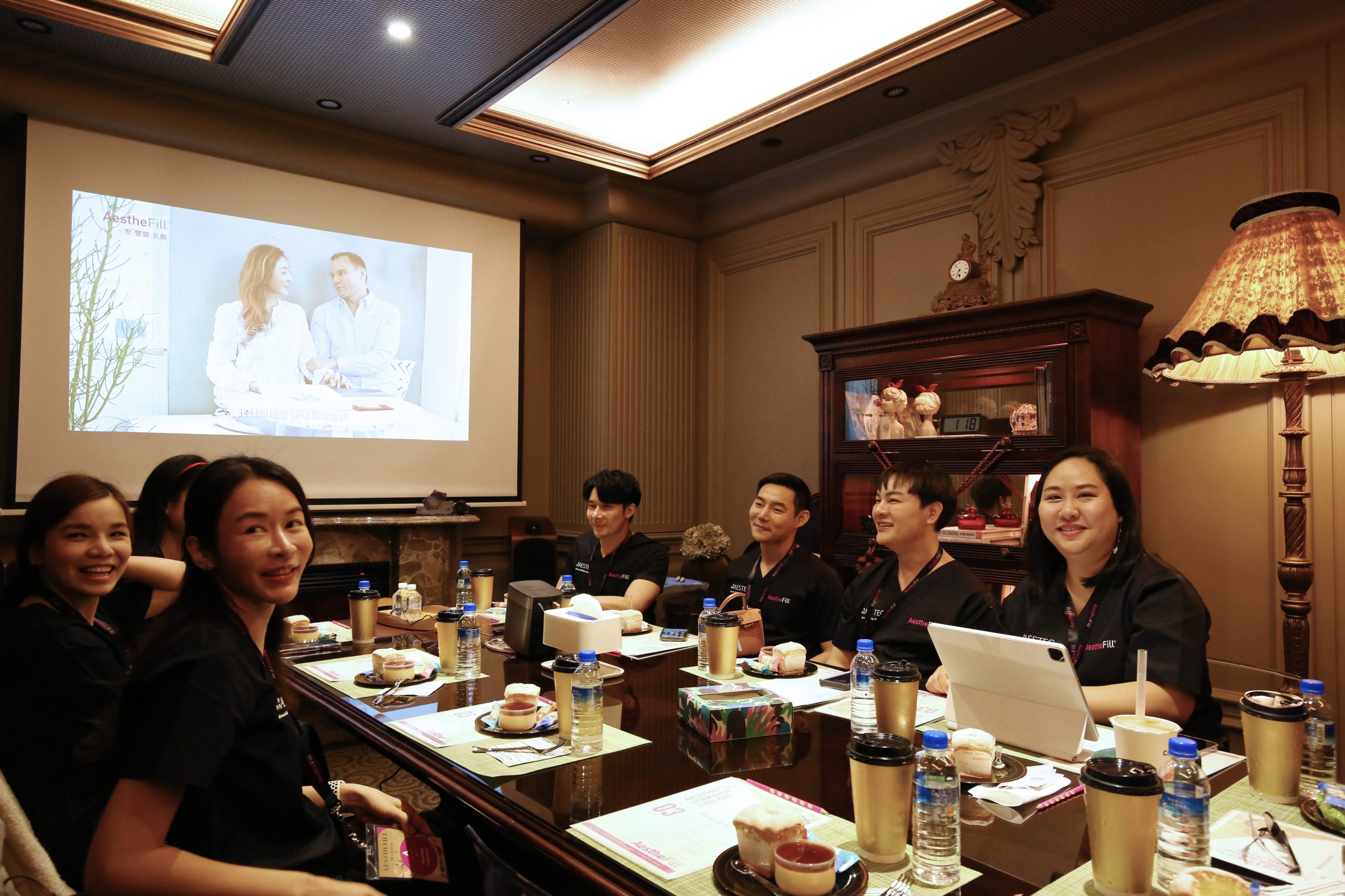 คุณหมอนุบินไกลถึงไต้หวันร่วมงาน AestheFil Workshop&Training ผลิตภัณฑ์กระตุ้นคอลลาเจนตัวใหม่ล่าสุดที่กำลังเข้าไทยเร็วๆ นี้ รอติดตามกันได้เลย