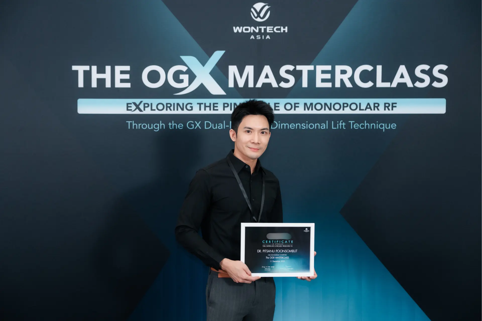คุณหมอนุ และคุณหมอออดี้ ได้เข้าร่วมงาน OGX Masterclass ณ สถาบันโรคผิวหนัง โรงพยาบาลราชวิถีจัดโดย WonTech Asia
