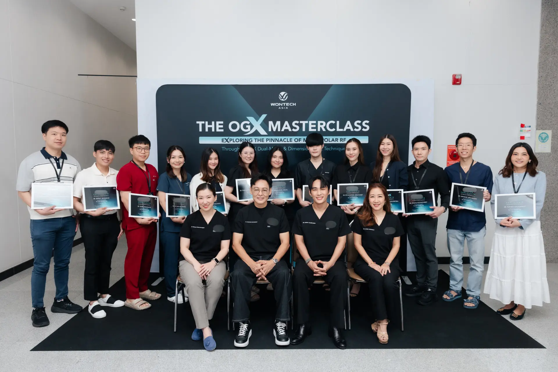 คุณหมอนุ และคุณหมอออดี้ ได้เข้าร่วมงาน OGX Masterclass ณ สถาบันโรคผิวหนัง โรงพยาบาลราชวิถีจัดโดย WonTech Asia