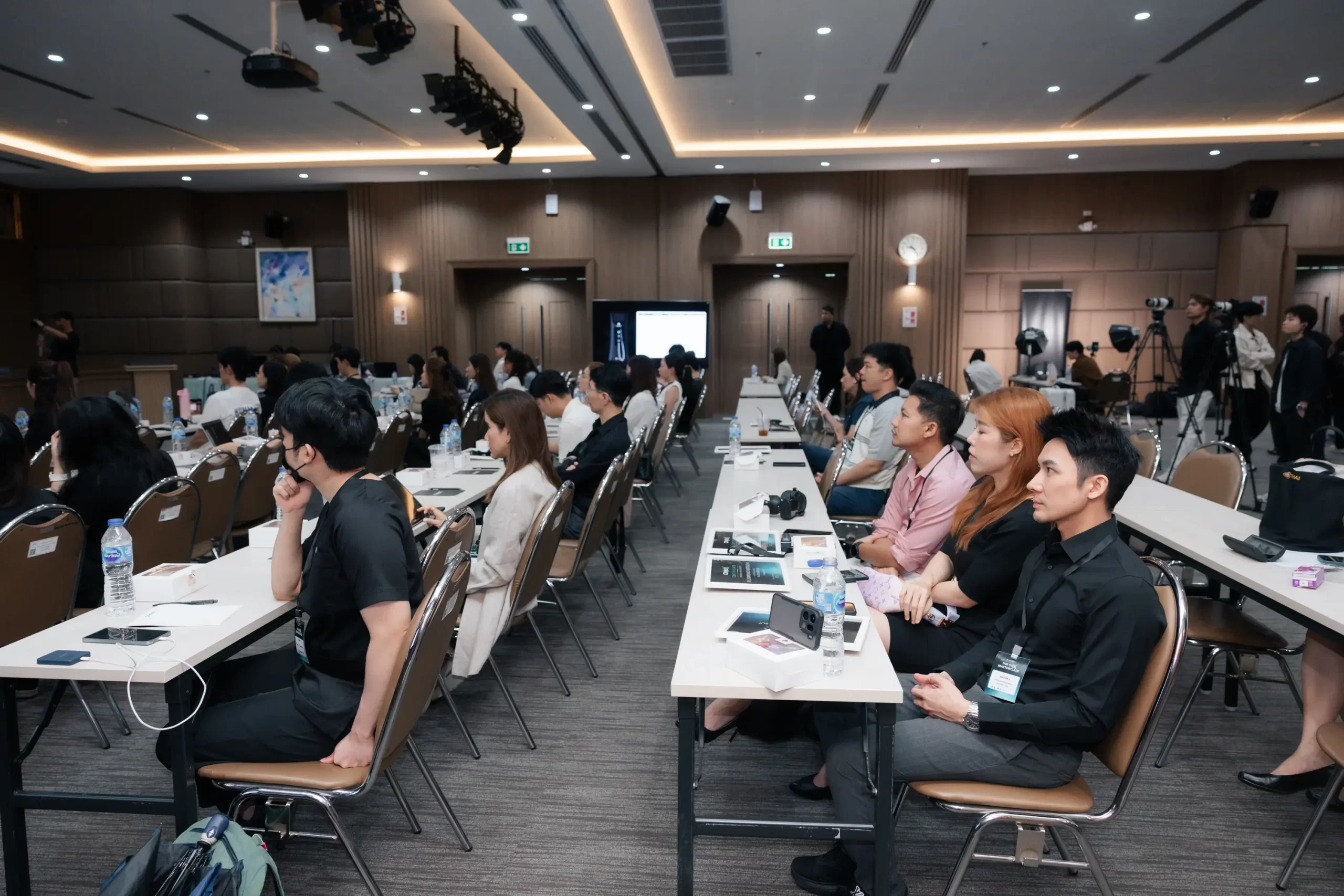 คุณหมอนุ และคุณหมอออดี้ ได้เข้าร่วมงาน OGX Masterclass ณ สถาบันโรคผิวหนัง โรงพยาบาลราชวิถีจัดโดย WonTech Asia