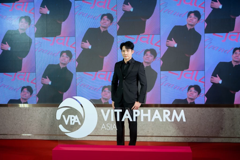 เก็บตกบรรยากาศสุด Exclusive บอสตี๋ และคุณหมอนุ ได้รับเกียรติเข้าร่วมงาน VITAPHARM ASIA AWARDS CEREMONY 2026 & Ejal40 GRAND LAUNCH