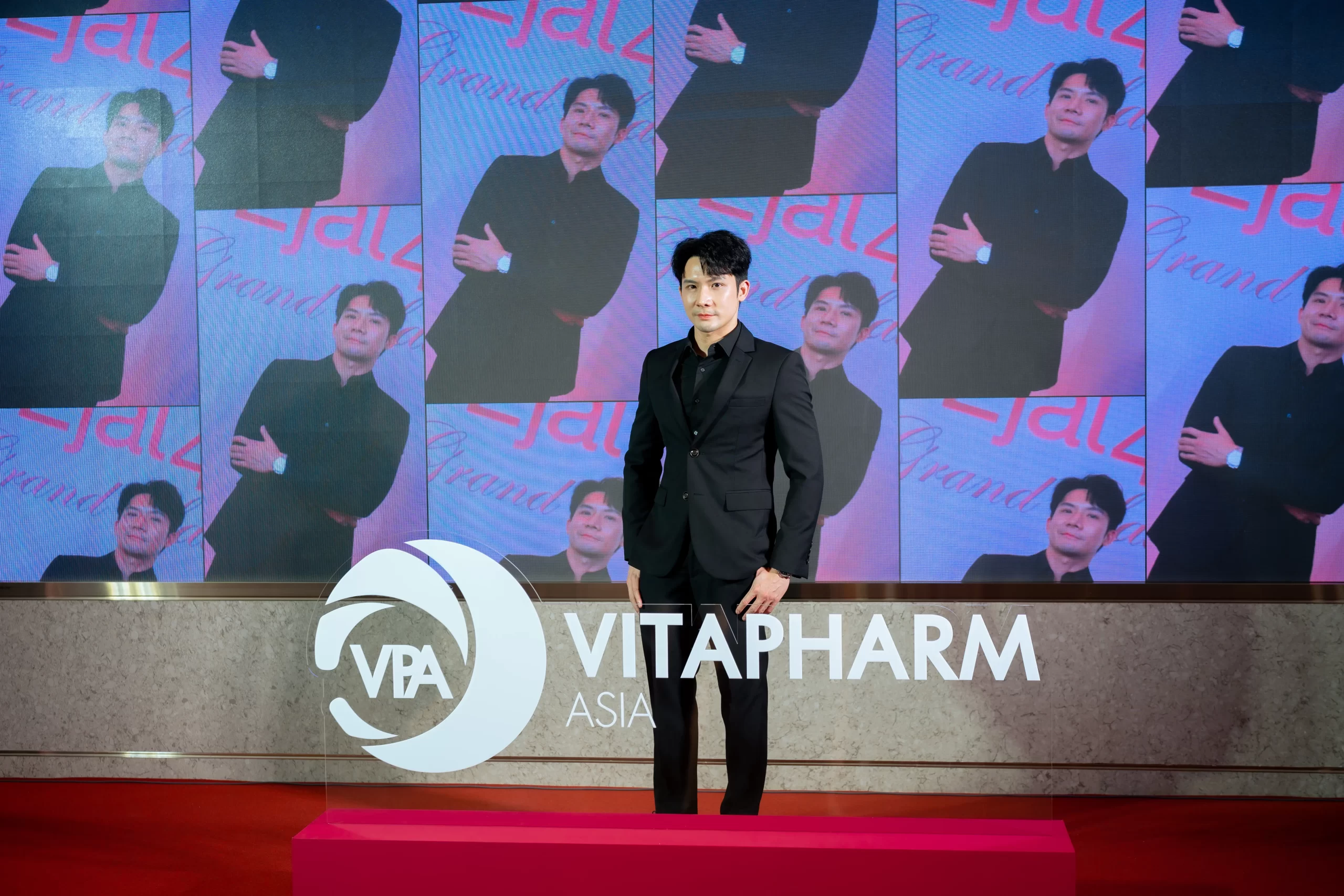 เก็บตกบรรยากาศสุด Exclusive บอสตี๋ และคุณหมอนุ ได้รับเกียรติเข้าร่วมงาน VITAPHARM ASIA AWARDS CEREMONY 2026 & Ejal40 GRAND LAUNCH