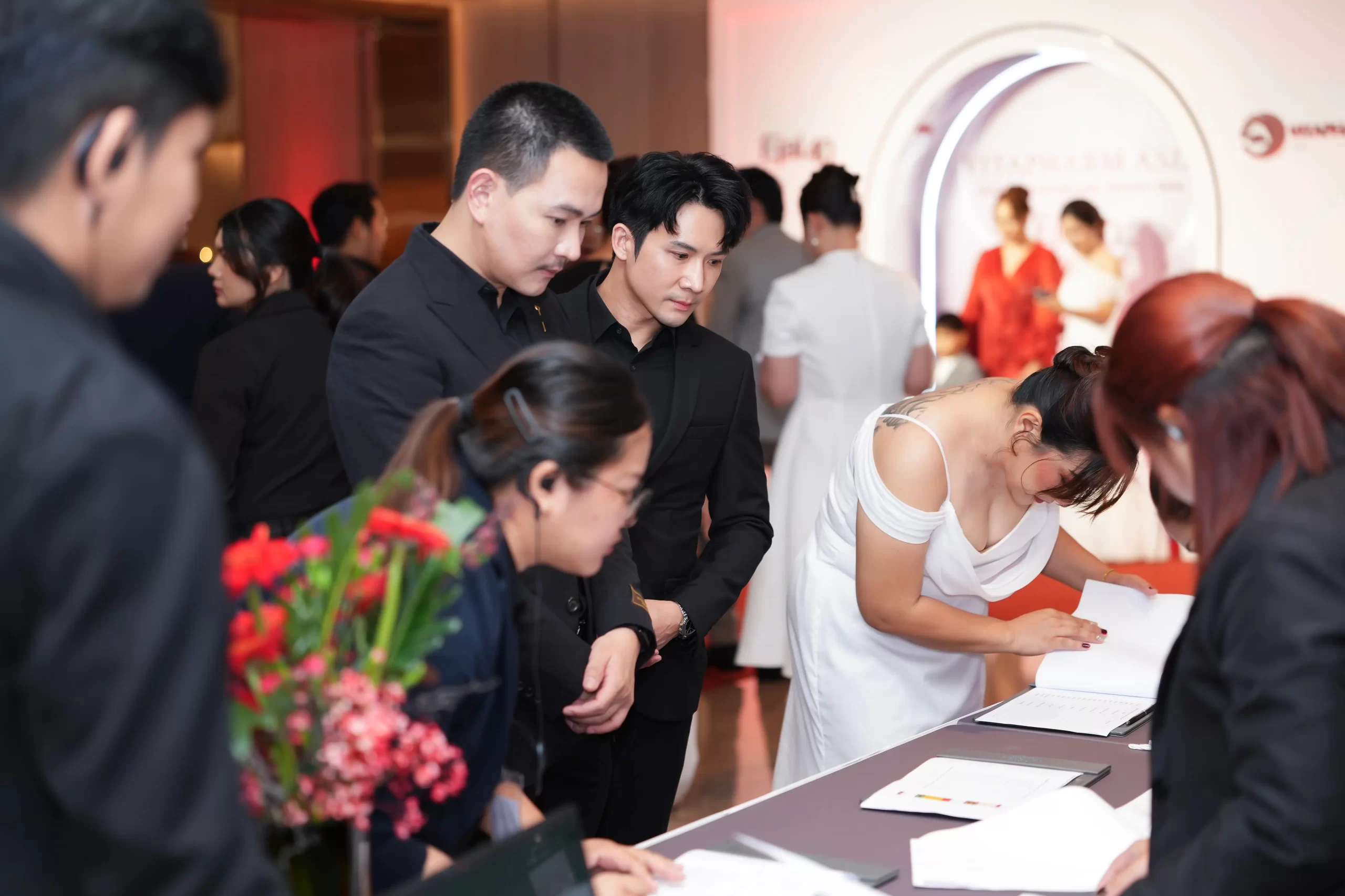 เก็บตกบรรยากาศสุด Exclusive บอสตี๋ และคุณหมอนุ ได้รับเกียรติเข้าร่วมงาน VITAPHARM ASIA AWARDS CEREMONY 2026 & Ejal40 GRAND LAUNCH